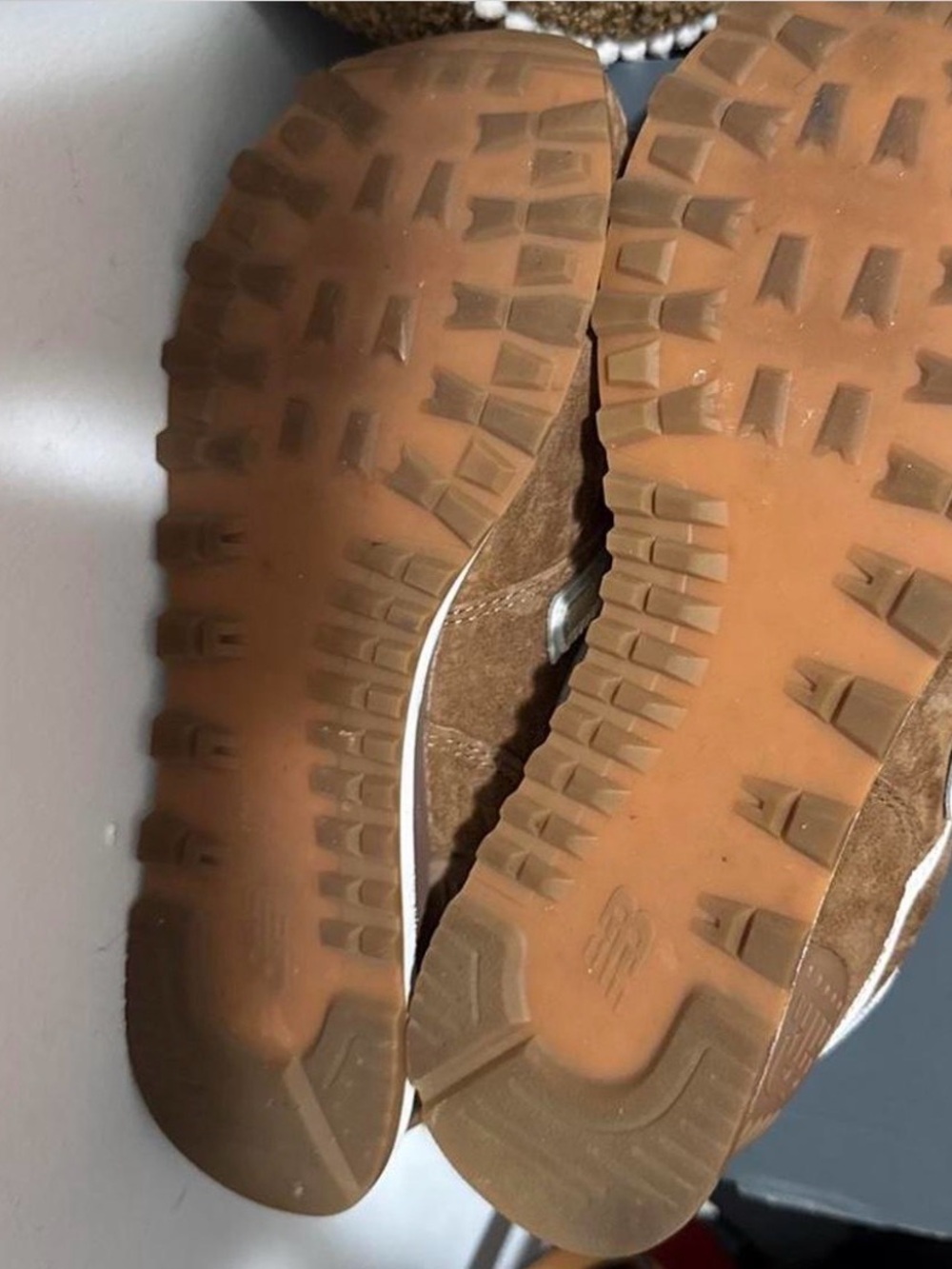 New Balance Brown Suede Sneaker with Cream 'N' Logo - Picture 4 of 5